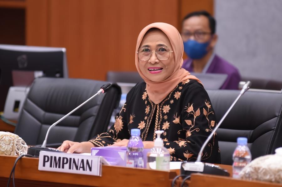 Hetifah Dukung UI Jaga Integritas Akademik dalam Kasus Disertasi Bahlil