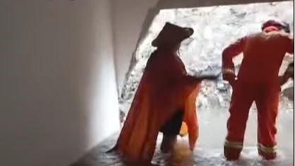 Tembok Rumah Warga di Depok Jebol gegara Diterjang Banjir, 2 Orang Luka