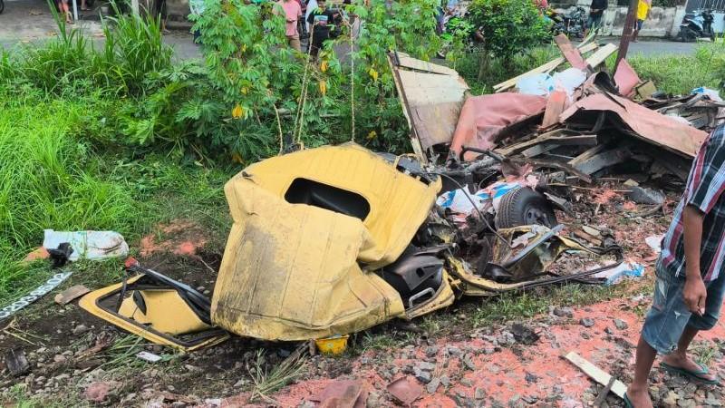 KA Kertanegara vs Truk Tabrakan di Kediri, Ada Korban Jiwa