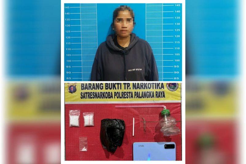 Polisi Tangkap Wanita Pengedar Narkoba di Palangka Raya, 3 Paket Sabu Disita