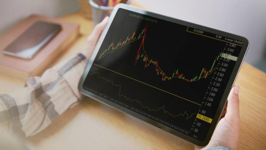 Pria di Bekasi Tertipu Investasi Trading hingga Rugi Rp615 Juta