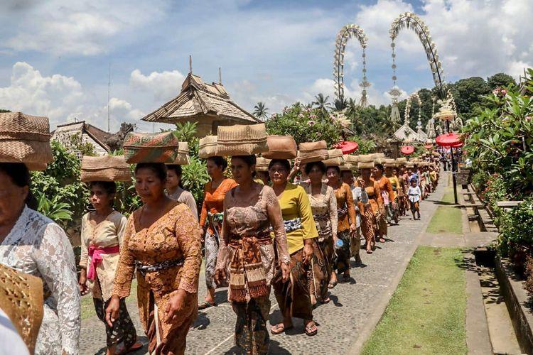 13 Maret: Memperingati Hari Masyarakat Adat Nasional
