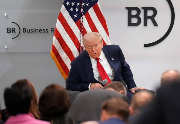 Trump Undang Zelensky Kembali ke AS, Siap Bicara dengan Putin