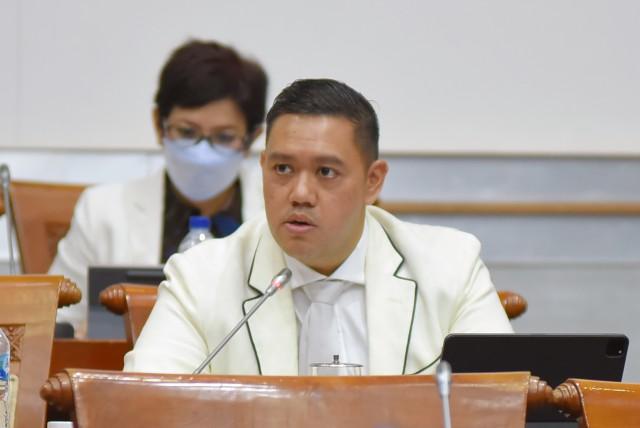 Dave Laksono: Teddy Indra Wijaya Tak Perlu Mundur dari Jabatan Seskab