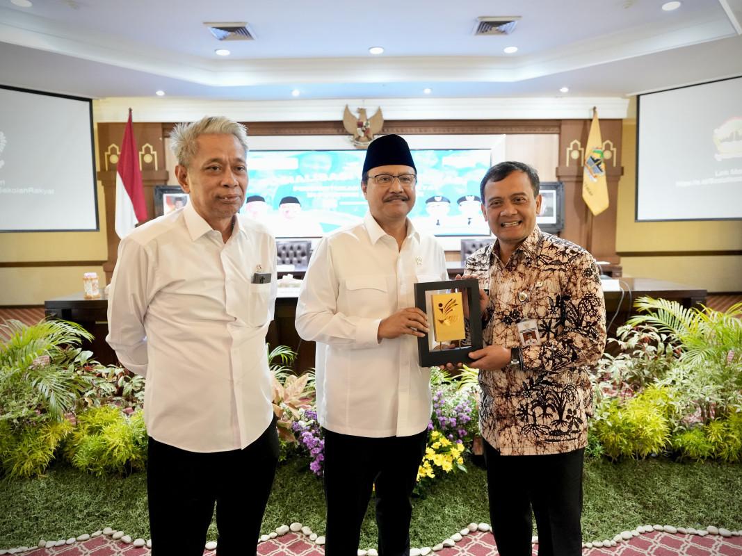 Mensos Gus Ipul dan Kepala Daerah Jateng Matangkan Rencana Sekolah Rakyat