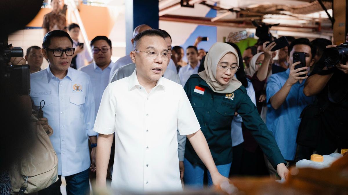 Sufmi Dasco bersama Komisi VI Sidak Minyakita di Pasar Kramat Jati