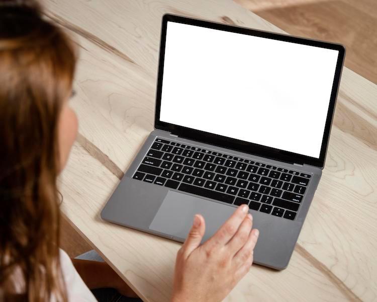 Cara Mengatasi MacBook Air yang Lemot