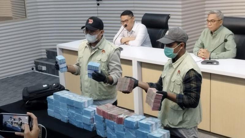 KPK Ungkap Anggota DPRD OKU Tagih Fee Proyek, Dijanjikan Cair sebelum Lebaran