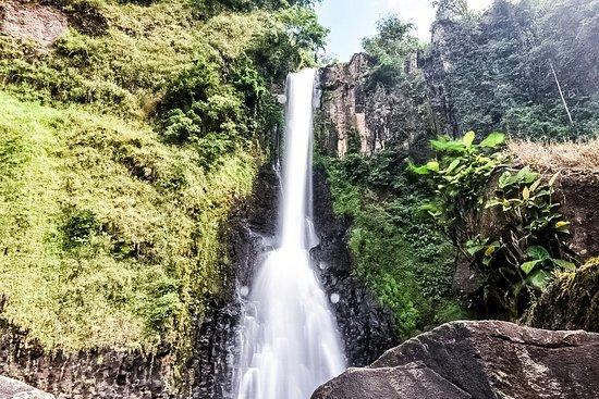 Menikmati Keindahan Air Terjun Takapala, Pesona Alam di Sulawesi Selatan