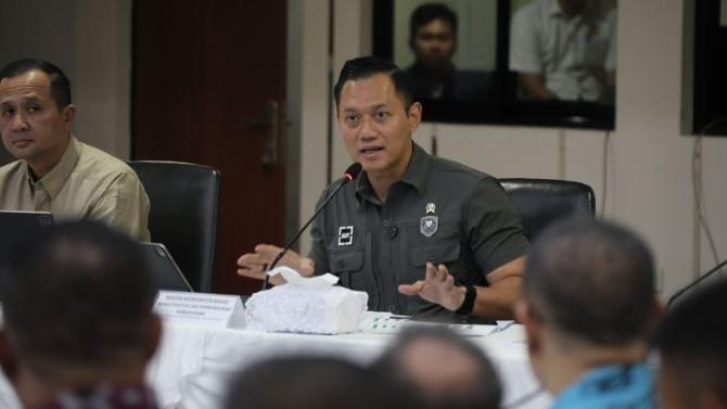 Koordinasi Menko IPK & Mentrans Untuk Siapkan Kawasan Transmigrasi Barelang, 68 KK Warga Rempang Terima SHM