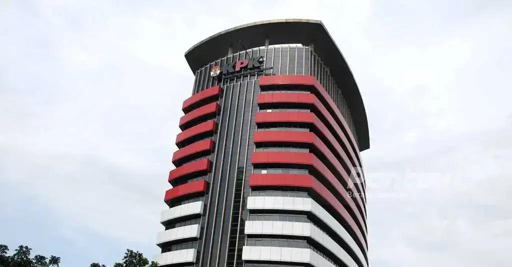 Ada Dua Koper Disita usai KPK Geledah Kantor Pengacara SYL