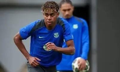 Lamine Yamal Beri Semangat untuk Marc Casado, dan Ungkap Peluang Sabet Ballon d'Or