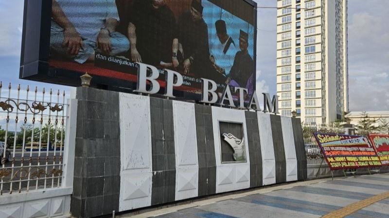Kantor BP Batam Digeledah, Ada Pejabat yang Diamankan?