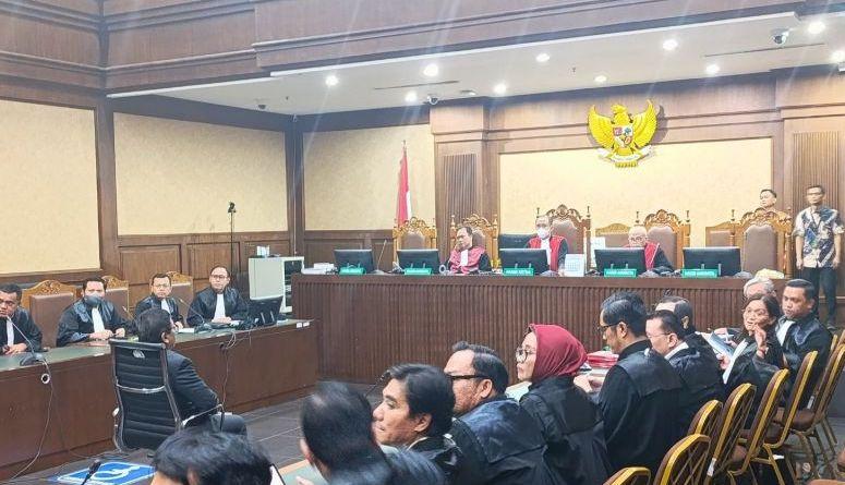 Hasto Ngaku Sempat Diancam jadi Tersangka jika PDIP Pecat Jokowi