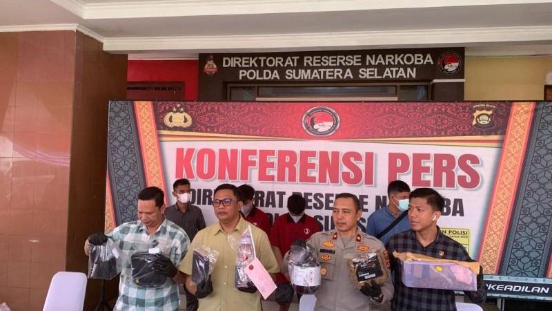 Polda Sumsel Bongkar Pabrik Narkoba Sinte di Palembang, Dua Produsen Ditangkap