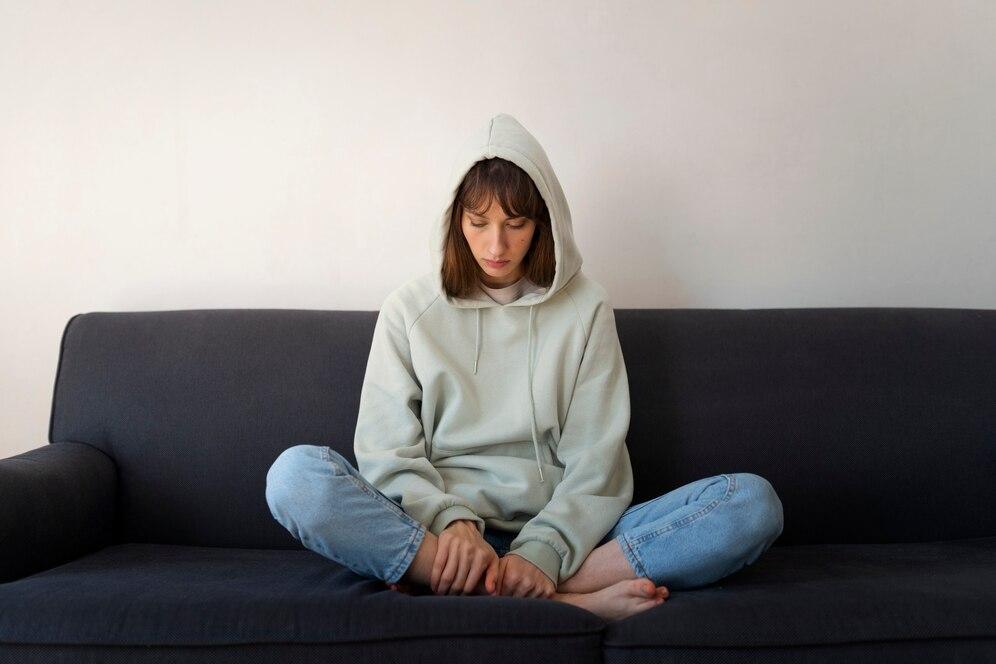 11 Cara Mengenali Orang Insecure dari Cara Berpakaian