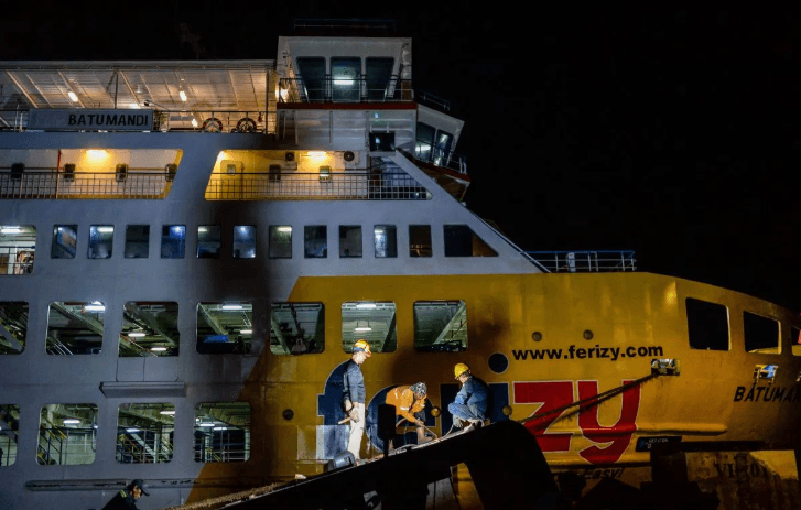 Lonjakan Penumpang di Pelabuhan Merak Jelang Lebaran 2025