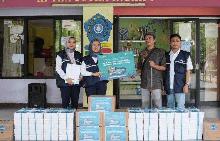 Pelindo Solusi Logistik Berbagi Ribuan Paket Sembako dan Santunan di Bulan Ramadhan