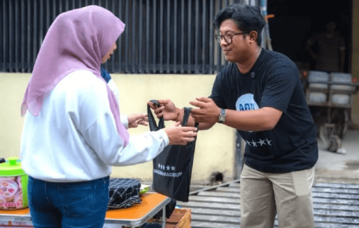 AQUA Kolaborasi dengan Pandawara untuk Edukasi Pengelolaan Sampah