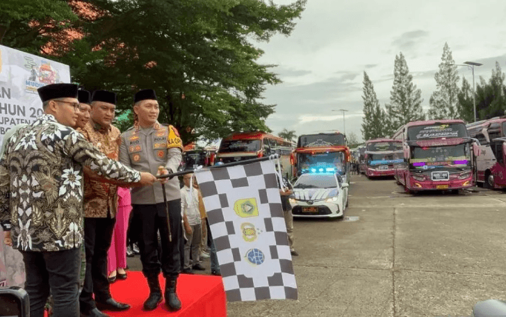 Pemkab Bogor Berangkatkan 32 Bus Mudik Gratis