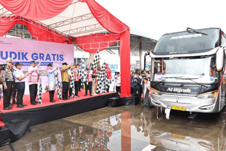 Kemenhub Berangkatkan 3.264 Pemudik Gratis dari Terminal Pulo Gebang