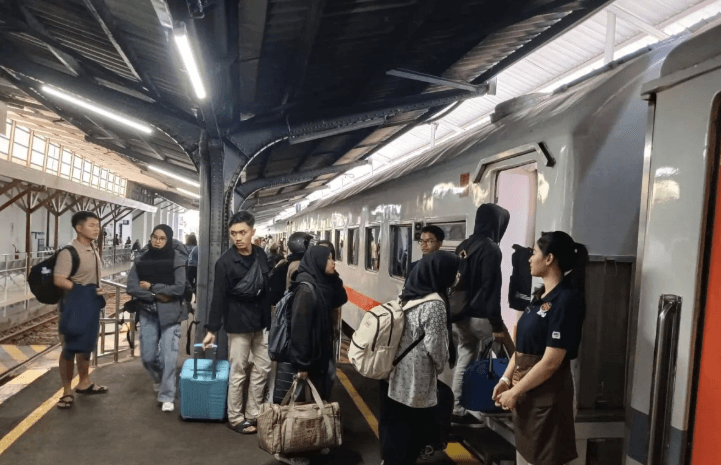 Lonjakan Pemudik di Daop 9 Jember Jelang Lebaran 2025