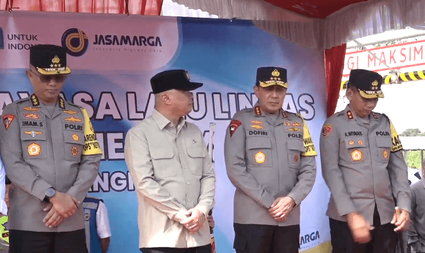 Pemerintah Terapkan One Way Nasional di GT Cikatama untuk Arus Mudik