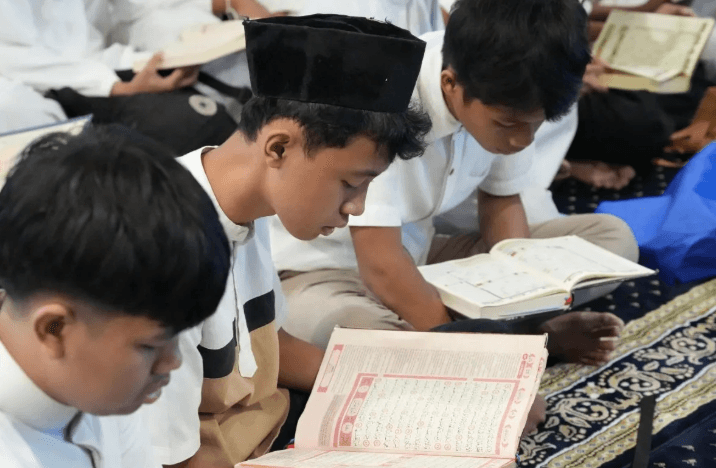 PIS Salurkan Bantuan Rp350 Juta dalam Program BerSEAdekah