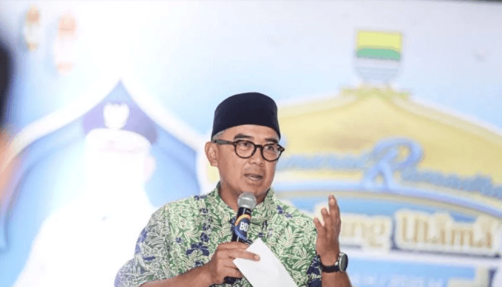 Pemkot Bandung Batasi Waktu Operasional PKL pada Malam Takbiran