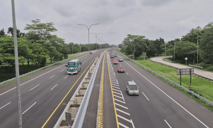 Arus Lalu Lintas di Tol Cipali Ramai Lanc