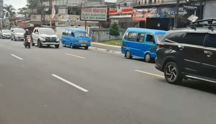 Pengurangan Angkot di Puncak Jadi Solusi Atasi Kemacetan