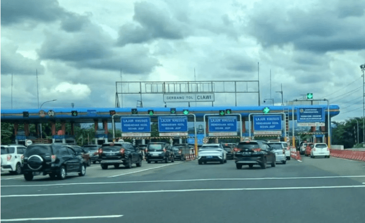 Lonjakan Lalu Lintas di Tol Jabodetabek dan Jawa Barat
