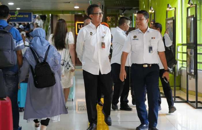 Kemenko Polhukam Tinjau Stasiun Gambir, Apresiasi Kesiapan Arus Balik Lebaran 2025