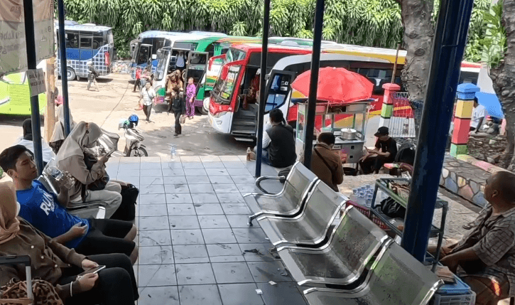Arus Balik Lebaran 2025, Terminal Baranangsiang Bogor Alami Lonjakan Penumpang AKDP