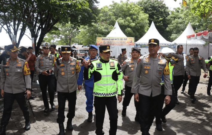 Wakapolri Tinjau Keamanan Objek Wisata Anyer, Minta Personel Tetap Siaga