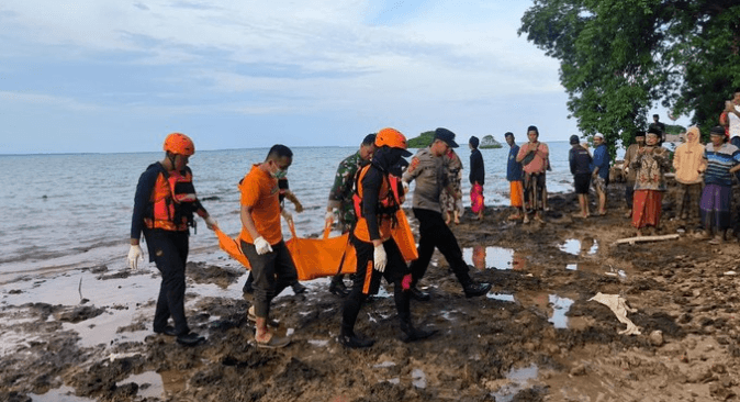 Warga Sumenep Dikejutkan Penemuan Mayat Membusuk Tanpa Kepala di Pesisir Poteran