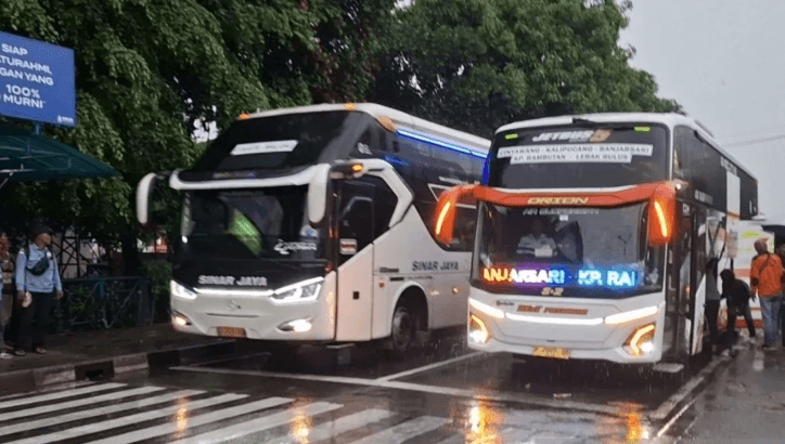 Lonjakan Penumpang di Terminal Kampung Rambutan, Puncak Arus Balik Diprediksi Terjadi Hari Ini
