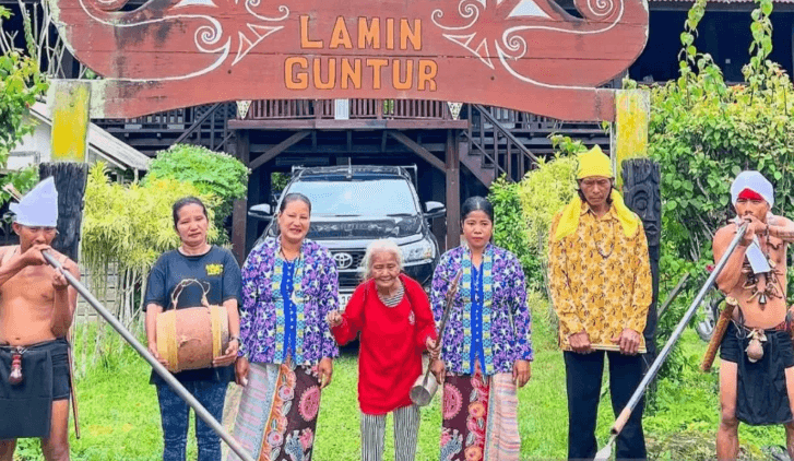 Surga Tersembunyi Berbalut Tradisi di Berau, Kalimantan Timur