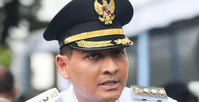 Liburan ke Jepang Langgar UU, Sanksi Pemberhentian Sementara Mengancam Bupati Indramayu