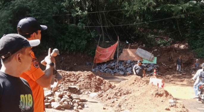 Bikin Tebing Longsor, Pembangunan Vila di Bukit Pelangi Bogor Disegel!