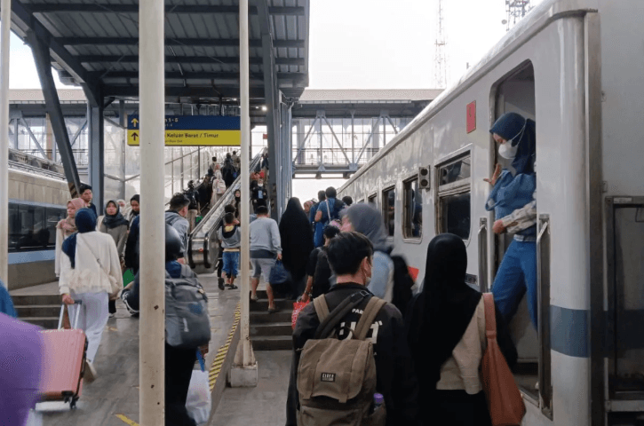 Lonjakan Arus Balik Mulai Menurun di Stasiun Malang