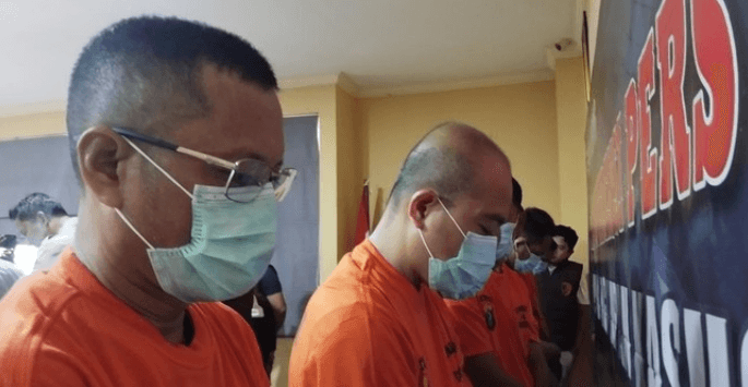 Terbongkar Pabrik Uang Palsu di Bogor, Polisi Sita Miliaran Rupiah dan 15 Lembar Dolar AS