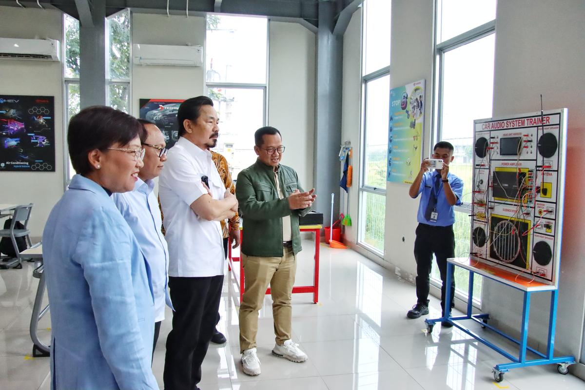 Kunjungi SMK Asy-Syarif Mitra Industri, Rusdi Kirana Tekankan Pentingnya Lulusan Siap Kerja