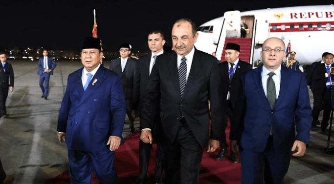 Tiba di Kairo, Prabowo Akan Bertemu Presiden El-Sisi