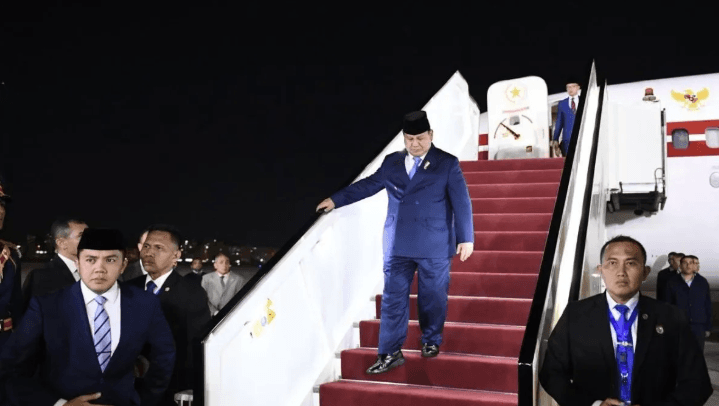 Presiden Prabowo Tiba di Kairo untuk Pertemuan Bilateral dengan Presiden Mesir