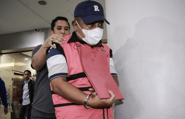 Hakim Vonis Lepas Korporasi Korupsi Migor Ditahan, Kejagung Perlihatkan Ketiganya dengan Seragam Tahanan