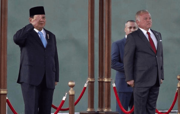 Momen Hangat Penyambutan Prabowo oleh Raja Abdullah II di Yordania, Tunjukkan Kedekatan Diplomatik