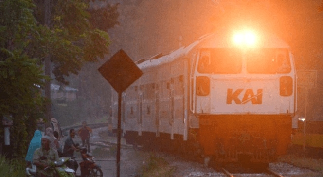 KAI Daop 1 Jakarta Ingatkan Bahaya di Perlintasan, 55 Kejadian Tertemper Terjadi di Awal Tahun