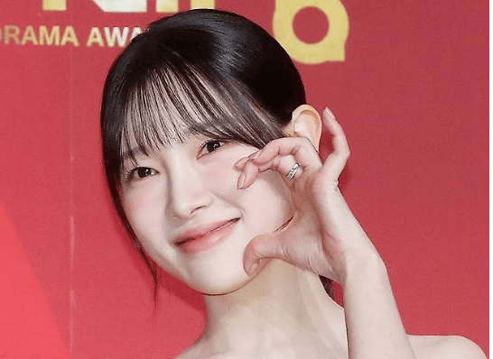Kim Ah-young Menangis Saat Kunjungi SNL Korea Usai Mundur dari Program: “Keputusan Ini Tidak Mudah”
