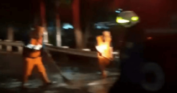 Tumpahan Solar di Jakarta Utara Sebabkan Pemotor Terjatuh, Damkar Lakukan Penanganan Tengah Malam